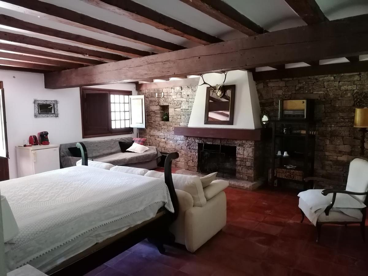 Chilliman & Mas Miro Biofarm Guest House Catllar Bagian luar foto