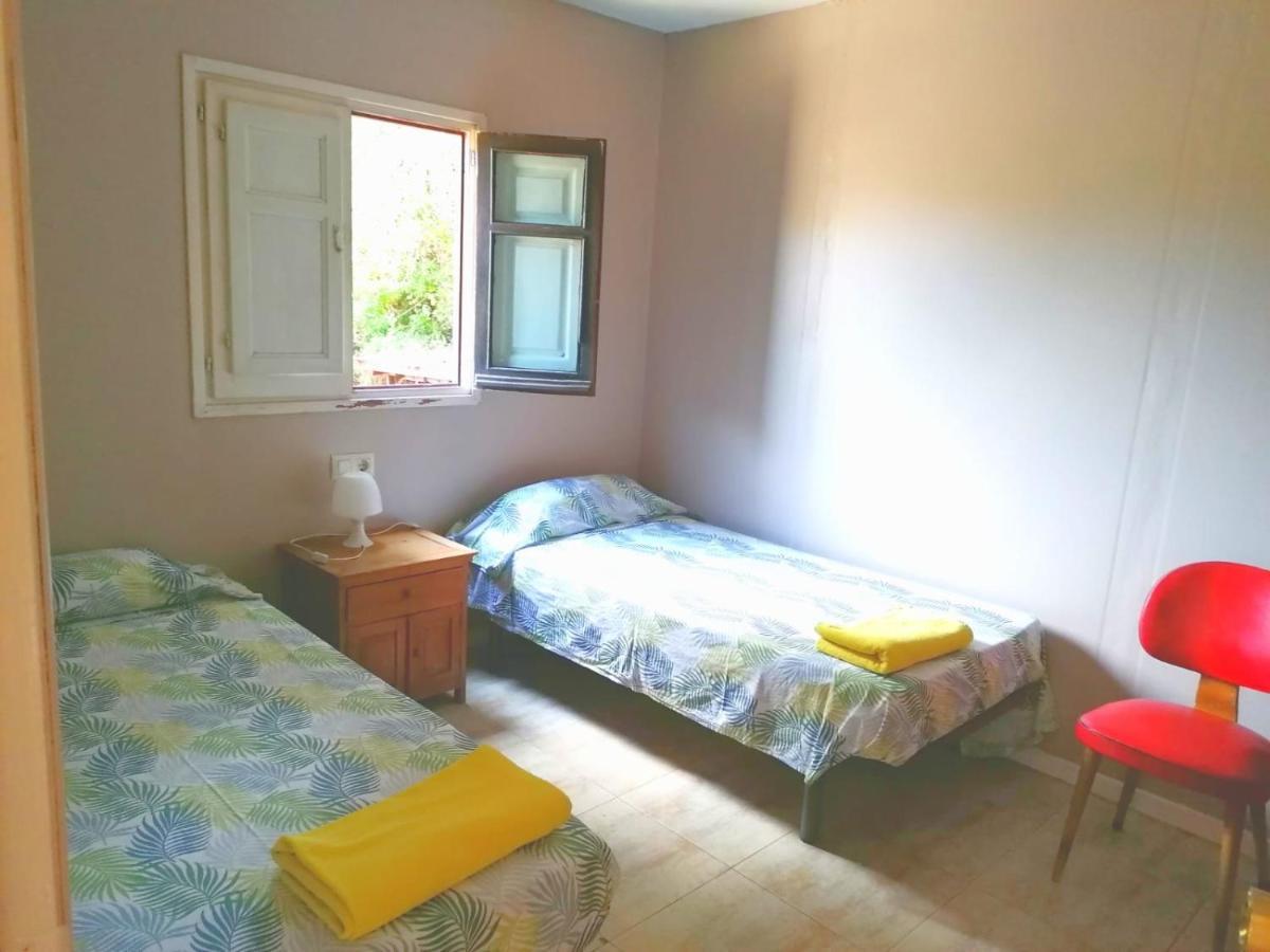 Chilliman & Mas Miro Biofarm Guest House Catllar Bagian luar foto
