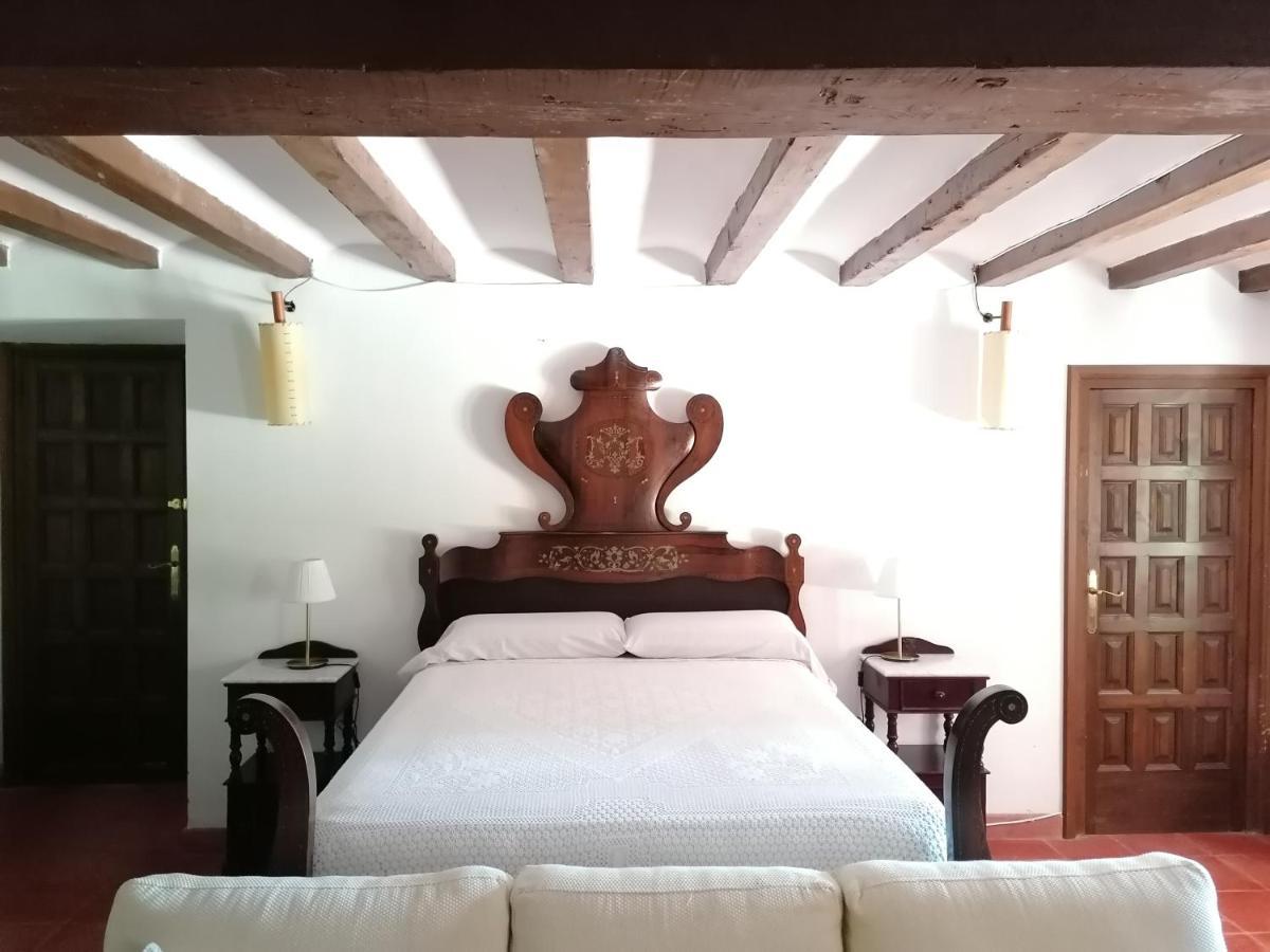 Chilliman & Mas Miro Biofarm Guest House Catllar Bagian luar foto